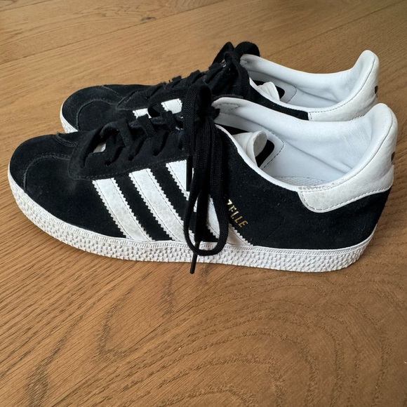 Adidas Originals Juniors Gazelle - Black Suede/White Leather/Gold - Size 3 - EUC - Picture 12 of 13